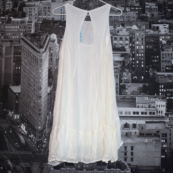 NWT White Embroidered Dress - Picture 2 of 3